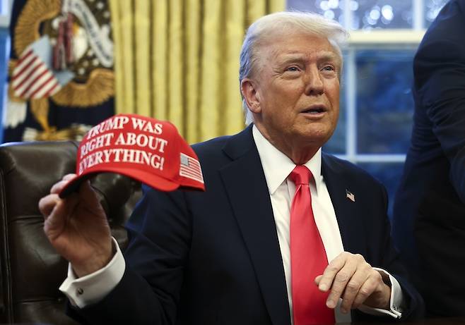 도널드 트럼프 미국 대통령이 백악관 집무실에서