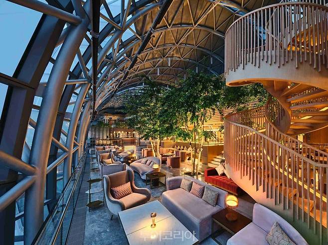 인터컨티넨탈 충칭 래플스 시티 바이 IHG의 2개의 바&라운지/사진 제공-호텔스닷컴