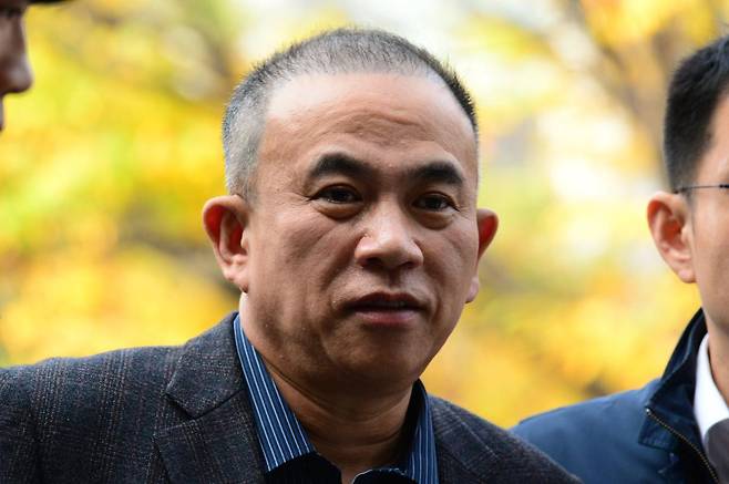 김건희 여사 공천 개입 의혹 핵심 당사자인 명태균 씨가 14일 오후 영장실질심사를 받기 위해 경남 창원시 성산구 소재 창원지방법원에 출석하고 있다. 2024.11.14. [창원=뉴시스]