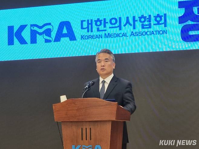 김성근 대한의사협회 대변인은 14일 오전 서울 용산구 의협회관에서 정례브리핑을 개최했다. 신대현 기자