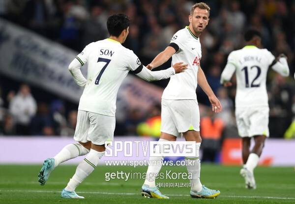 ▲ 유로파리그 8강에서 아인라흐트 프랑크푸르트를 상대하는 토트넘 홋스퍼, 손흥민은 해리 케인과 함께 골을 넣었던 기억이 있다.