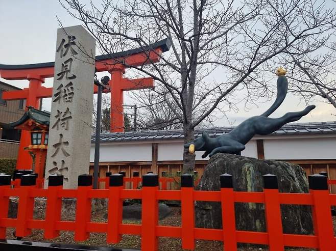 3fb8c32fffd711ab6fb8d38a4483746f32108f8fec54324d82bc68de8581ca167b0434fac859ef37daf2f928