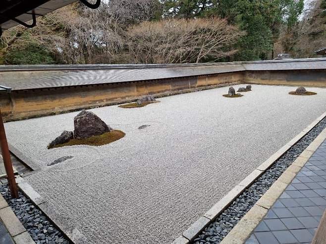 3fb8c32fffd711ab6fb8d38a4482766d8d6b6a138a24b46ba5d94e3f9c4d93241640d39ee4ac1df2ddd557f651