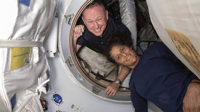 국제우주정거장(ISS)에 9개월여간 체류 중인 우주비행사 부치 윌모어와 수니 윌리엄스