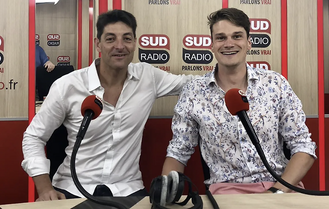 2019년 프랑스 라디오 방송에 출연한 아넬 (출처: SUD RADIO 홈페이지)