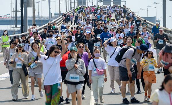 다이아몬드브리지 국제걷기축제 참가자들의 모습