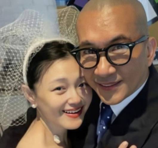 그룹 클론 출신 구준엽이 아내 고(故) 서희원을 잃은 슬픔에 빠져 건강 상태까지 나빠진 것으로 알려졌다. /사진=쉬시위안 SNS 갈무리