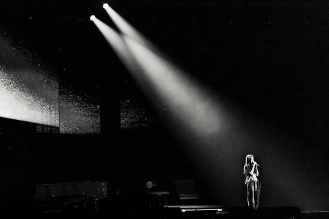 제니가 단독 공연을 갖기는 이번이 처음, 게다가 팬들과의 해후는 2023년 9월 블랙핑크 ‘본 핑크’ 가까이 지난해 일본 옴니버스 공연까지 따져도 햇수로 2년만이다. 사진제공|OA엔터테인먼트