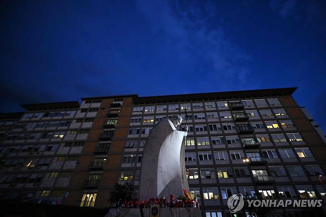프란치스코 교황이 입원 중인 로마 제멜리 병원 [AFP 연합뉴스 자료 사진. 재판매 및 DB 금지]