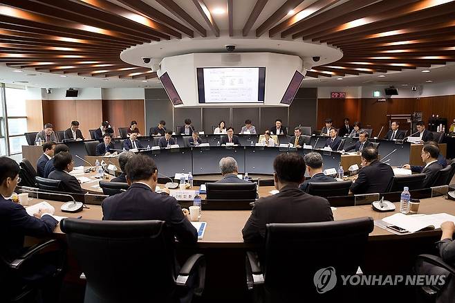유상임 장관, '출연(연) 발전방향 기관장 간담회' 인사말 (서울=연합뉴스) 유상임 과학기술정보통신부 장관이 13일 오전 서울 중구 서울중앙우체국에서 열린 '출연(연) 발전방향 기관장 간담회'에서 인사말을 하고 있다. 2024.9.13 [과학기술정보통신부 제공. 재판매 및 DB 금지] photo@yna.co.kr