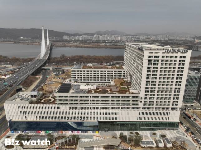 복합시설 '강동 아이파크 더 리버'/사진=아너커뮤니케이션 제공