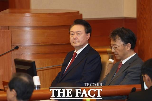헌법재판소가 윤석열 대통령 탄핵심판 선고 기일을 지정하지 않고 있다. 내주 중 선고 가능한 일자로는 오는 20~21일이 제기되는 가운데, 탄핵심판 선고 생중계 여부도 관심사다. /사진공동취재단