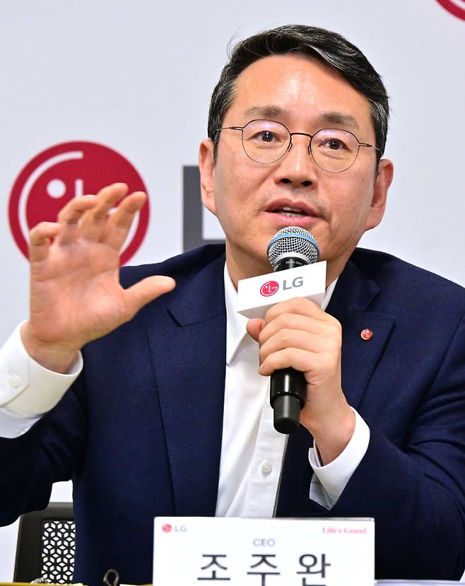 조주완 LG전자 CEO가 지난 8일(현지시각) 미국 라스베이거스에서 열린 기자간담회에서 사업 전략을 소개하고 있다. /LG전자 제공