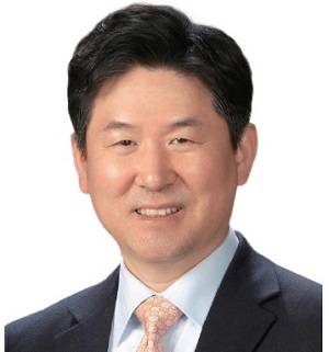 신재훈 글로벌세아 그룹지원실 부사장/ 서울대 경영학 학·석사, 미국 시카고대 MBA, 서강대 경영학 박사, ‘비욘드 스트래티지’ 저자