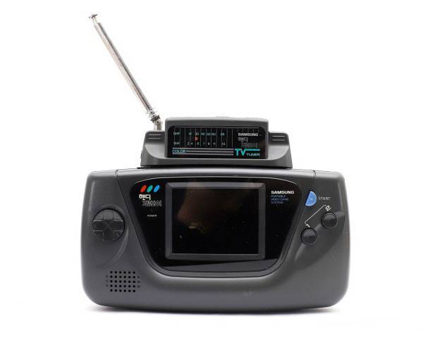 핸디겜보이와 핸디겜보이 TV 튜너 완전체의 모습