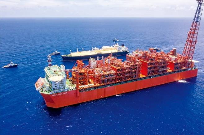 한국가스공사의 모잠비크 코랄 FLNG(해상부유식 액화플랜트) 사업 플랜트 전경. /한국가스공사 제공