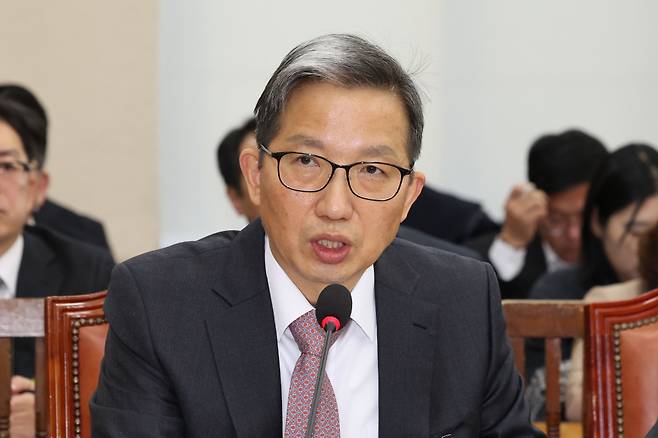 우종수 경찰청 국가수사본부장이 23일 오전 서울 여의도 국회에서 열린 행정안전위원회 전체회의에서 의원질의에 답하고 있다./사진=뉴시스.