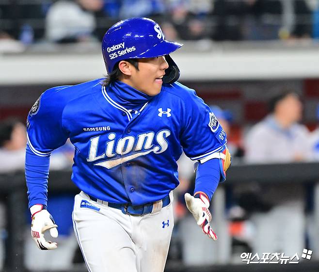 17일 오후 대전 한화생명 볼파크에서 열린 '2025 신한 SOL Bank KBO리그' 삼성 라이온즈와 한화 이글스의 시범경기, 4회초 2사 1,3루 삼성 이재현이 동점 적시타를 날리고 있다. 대전, 김한준 기자