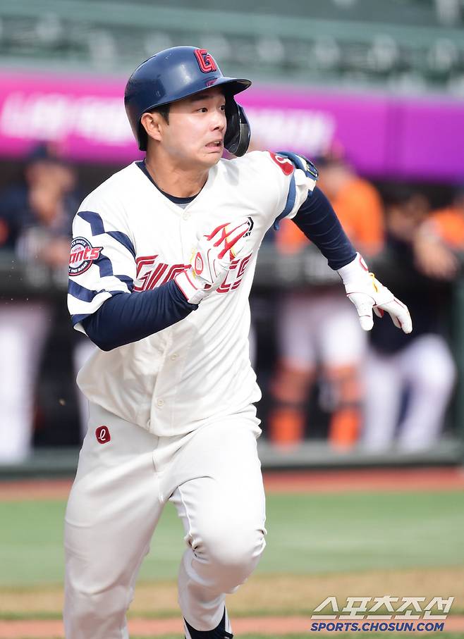 13일 부산 사직구장에서 열린 KBO리그 시범경기 롯데와 한화의 경기. 타격하는 롯데 이태경. 부산=송정헌 기자songs@sportschosun.com/2025.03.13/