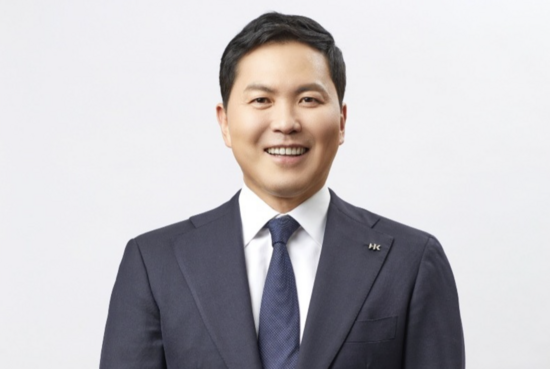 윤상현 한국콜마 부회장이 지난해 20억700만원의 보수를 수령했다. /한국콜마