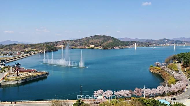 탑정호 출렁다리/사진-논산시