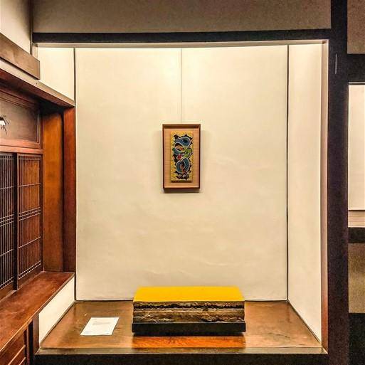 1930년 지어진 서울 용산구 청파동 주택을 리모델링하며 절단된 바닥의 단면이 현 카페로 쓰이는 건물 내부에 전시돼 있다. '킷테' 인스타그램