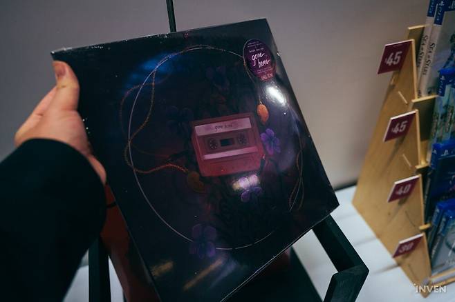 ▲ '곤 홈(Gone Home)' LP판? 위험했다