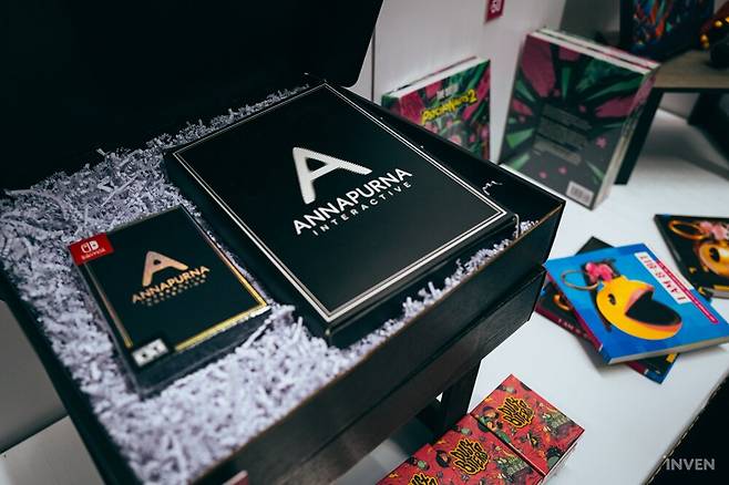 ▲ 인디 명가 안나푸르나의 종합 선물 세트, 무엇이 들어있을까?