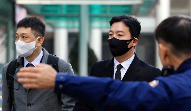 윤석열 대통령에 대한 체포영장 집행을 방해한 혐의를 받는 김성훈 대통령 경호처 차장이 지난 1월17일 서울 서대문구 경찰청 국가수사본부 특수단에 조사를 받기 위해 출석하고 있다. 서성일 선임기자