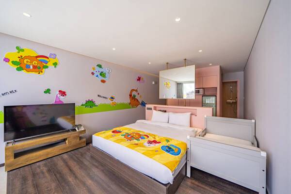 고고다이노 제작사 모꼬지가 가평에 국내 최초 키즈호텔 '고고다이노 키즈호텔'을 개관했다. 모꼬지 제공