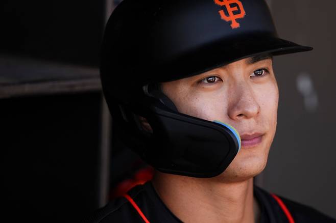 허리 통증을 느끼고 있는 샌프란시스코 자이언츠 외야수 이정후가 18일 MRI 검진을 진행했다. 검진 결과는 19일에 나올 예정으로, 밥 멜빈 샌프란시스코 감독은 좋은 소식이 있길 바란다고 전했다. AP 연합뉴스