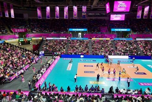 만원 관중 이룬 인천 삼산월드체육관 [촬영 이동칠]