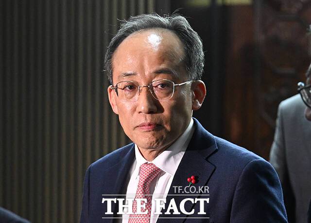 공수처는 최근 추 의원의 직권남용 권리행사방해 및 내란 방조, 특정범죄 가중처벌 등에 관한 법률상(특가법상) 뇌물수수 혐의 고발 사건을 수사4부(차정현 부장검사)에 배당했다. /박헌우 기자