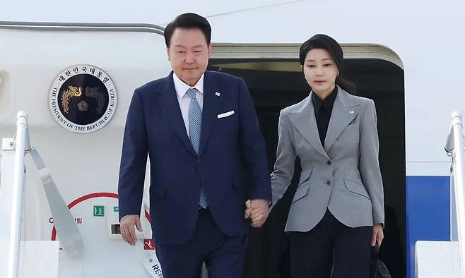 윤석열 대통령과 부인 김건희 여사. 윤운식 선임기자 yws@hani.co.kr