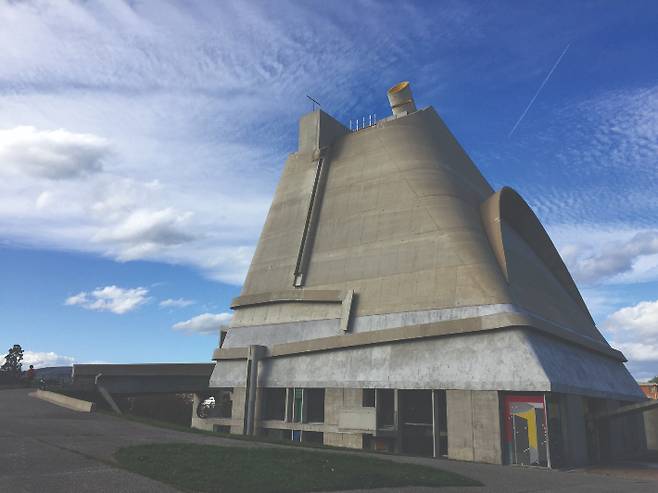 저자인 함혜리 컬처램프 발행인이 직접 찍은 '피르미니 생피에르 대성당'. 파람북 제공