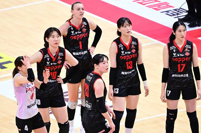 페퍼저축은행 선수단. KOVO 제공