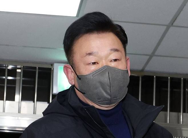 이광우 대통령경호처 경호본부장이 지난 1월 윤석열 대통령에 대한 체포영장 1차 집행을 저지한 혐의 조사를 위해 서울 서대문구 경찰청 국가수사본부 특별수사단에 출석하고 있다. 연합뉴스