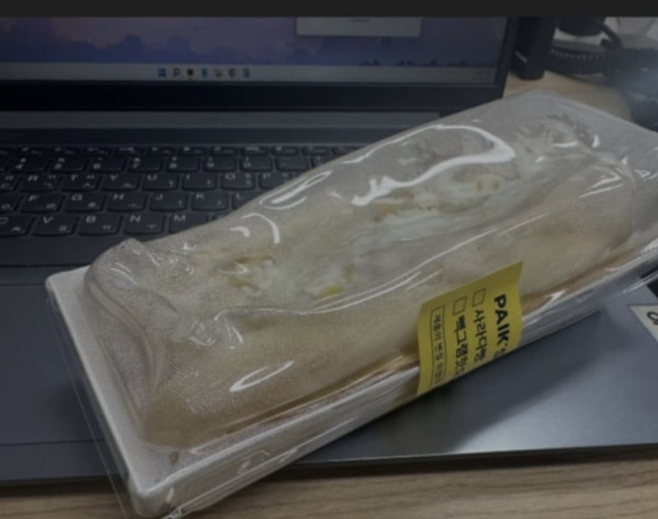 한 온라인 커뮤니티에 빽다방에서 플라스틱(PET) 용기째 전자레인지에 돌려 제공했다는 내용의 글이 올라왔다. 온라인 커뮤니티 캡처