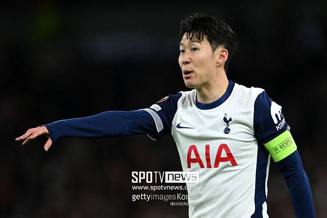 ▲ '스퍼스웹'은 "데포는 과거 동료들을 편애하며 베스트11을 구성했다. 하지만 축구는 감정이 아니라 기록과 실력으로 평가받아야 한다. 손흥민보다 레넌을 선호할 팬은 거의 없을 것"이라며 강하게 비판했다.