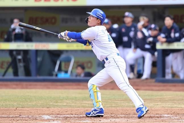 삼성 함수호가 10일 대구 두산전에서 6회말 곽빈에게 솔로홈런을 기록하고 있다. /사진=삼성 라이온즈 제공