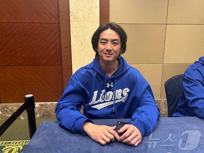 20일 서울 송파구 롯데호텔 월드에서 열린 2025 신한은행 SOL뱅크 KBO 개막 미디어데이에서 만난 삼성 라이온즈 구자욱. 2025.3.20/뉴스1 ⓒ News1 문대현 기자
