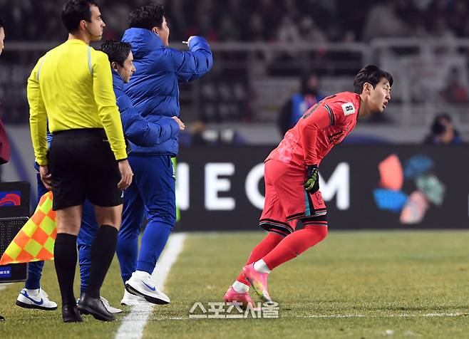대한민국 축구대표팀 이강인이 20일 고양종합운동장에서 열린 2026 북중미 월드컵 아시아지역 최종 예선 오만과의 경기 전반전 백승호의 부상으로 교체 투입되고 있다. 2025. 3. 20.  고양 | 박진업 기자 upandup@sportsseoul.com