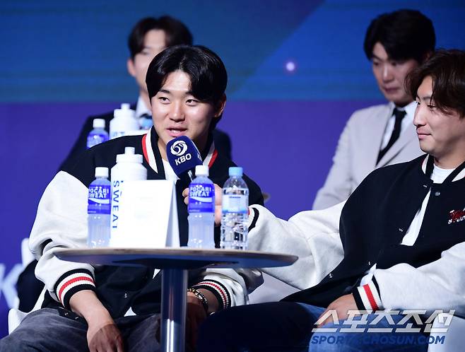 20일 서울 잠실 롯데호텔월드 크리스탈볼룸에서 2025 KBO리그 미디어데이가 열렸다. 미디어데이에 참석한 KIA 김도영, 나성범. 잠실=송정헌 기자songs@sportschosun.com/2025.03.20/