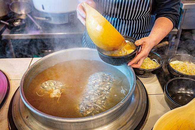 토렴해서 내는 일해옥 콩나물국밥