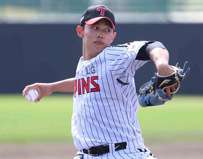 일본 오키나와 평가전에서 역투 중인 김영우. 사진=LG 트윈스