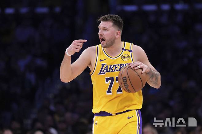 [로스앤젤레스=AP/뉴시스] 미국프로농구(NBA) 로스앤젤레스(LA) 레이커스의 루카 돈치치. 2025. 3. 19.