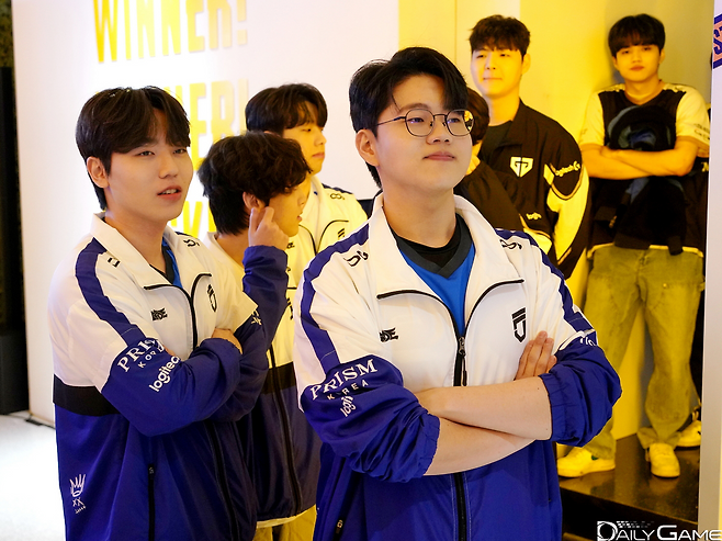 유명 e스포츠 선수들이 팬들과 함께 하는 이벤트에 참가했다.