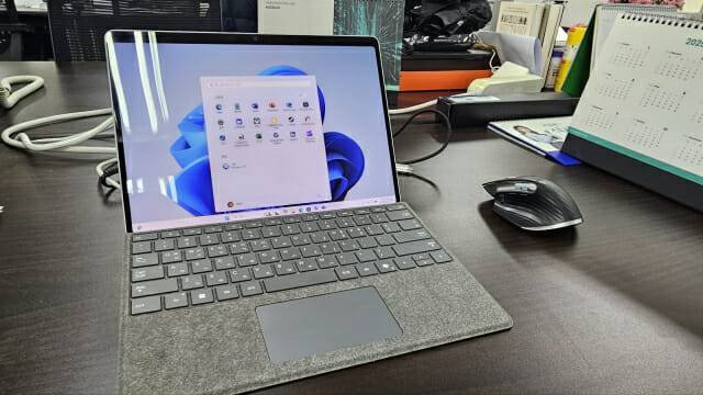 마이크로소프트의 서피스 프로 11