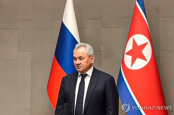 김정은과 만난 뒤 발표하는 쇼이구 러시아 국가안보회의 서기 [타스 연합뉴스. 재판매 및 DB 금지]