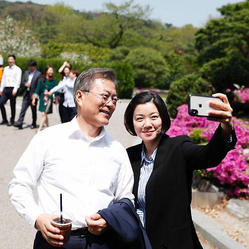 김선 전 청와대 뉴미디어비서관실 행정관 브런치 갈무리